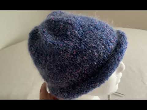 Видео: Шапка Бини за один вечер спицами#knitting#шапкаспицами #вязаниеспицами 