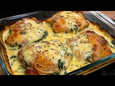 Видео: Запеченные куриные бедра в кремовом шпинатном соусе - вкус, от которого невозможно оторваться!