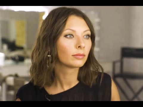 Видео: Вечерний макияж: видеоурок от Алены Моисеевой