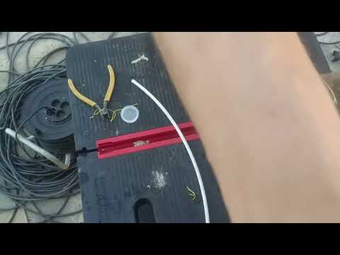 Видео: Обслуговування свердловини. Встановлюю  насос. 