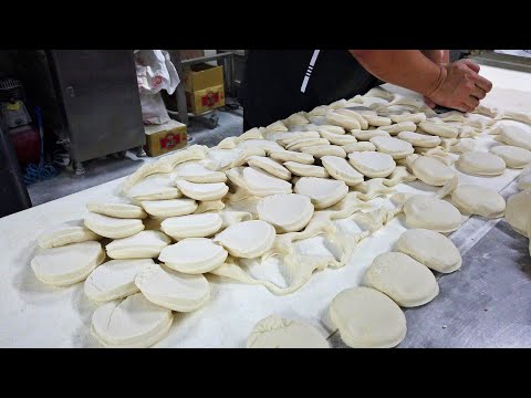 Видео: Суперпопулярный магазин Mantou, спрятанный на уличном рынке - Тайваньская уличная еда