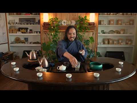 Видео: Gong Fu Tea|chA - Эпизод 31 - Как подать чай за столом, полным людей