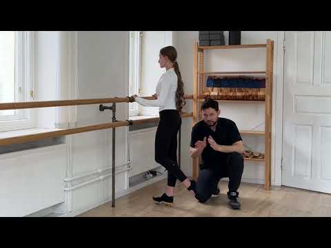 Видео: Правильная постановка стопы в хореографии