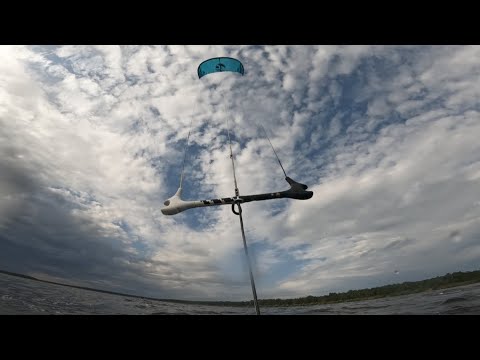 Видео: Гидрофойл с нуля. Сессия 11. Развороты.