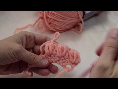 Видео: Полустолбик с накидом и пышный столбик крючком.