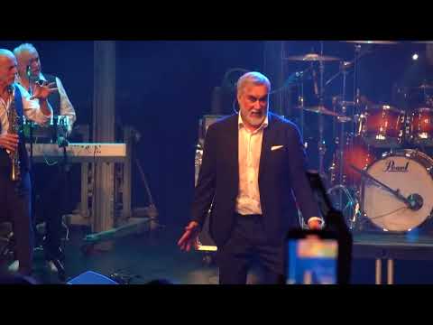 Видео: Валерий Меладзе - Девушки Из Высшего Общества LIVE in Miami (May 5th, 2024)