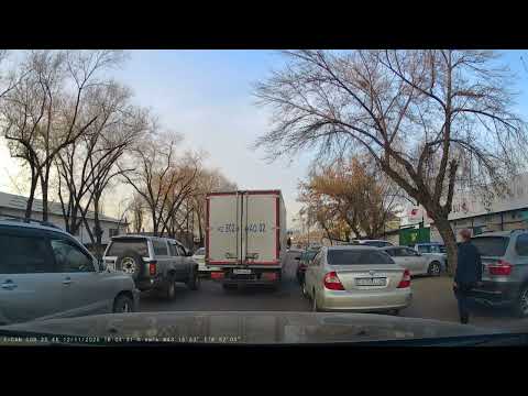 Видео: 12.11.2025 Алматы проспект Рыскулова ул Немировича-Данченко. Нарушение правил стоянки остановки. 