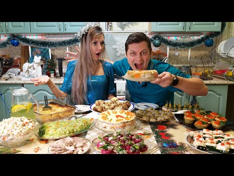 Видео: МУКБАНГ 😋 Пробуем ВСЕ БЛЮДА НОВОГОДНЕГО СТОЛА за 3500 рублей 2025 🎄🎅