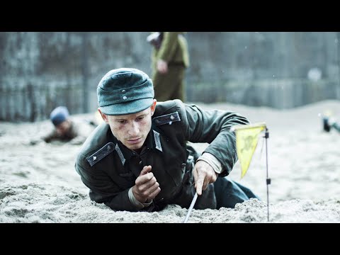 Видео: Хөвгүүд гэртээ харихын тулд өдөр бүр 50 тэсрэх бөмбөг салгах ёстой!