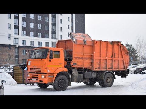 Видео: Мусоровоз МКМ-4605 на шасси КамАЗ-53605-62 (Н 444 УМ 22). / KAMAZ garbage truck.