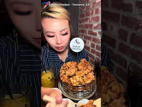 Видео: Карааге Гора Фудзи в ресторане Gaburi Chicken в Торрансе, Калифорния