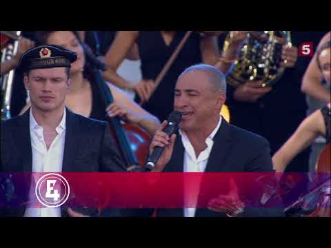 Видео: Народное караоке в день ВМФ - телеконцерт на Дворцовой