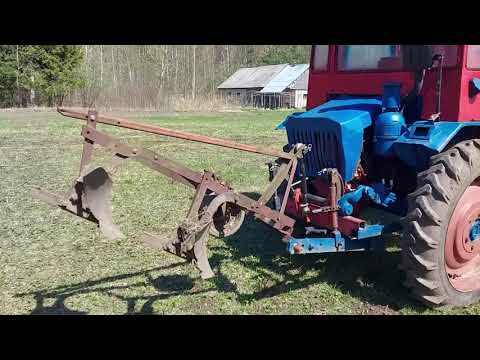 Видео: т16 весенняя вспашка.
