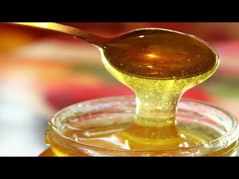 Видео: Отцвел рапс, отцвела акация, - надо качать мед!