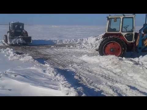 Видео: т-40 и юмз 6 чистка снега