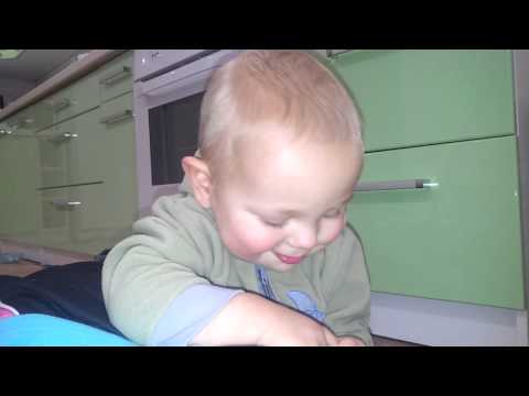 Видео: Ребенок 1 год 2 месяца