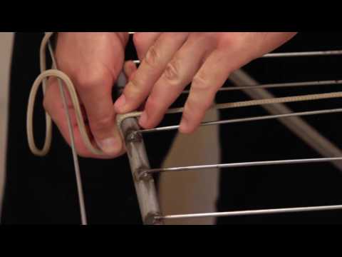 Видео: Как натянуть бельевую верёвку. Узел штык в быту. How to tighten the clothesline.