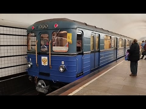 Видео: прибытие Ежа3 СЦБ на станцию «Проспект мира КРЛ» (уход по ссв)