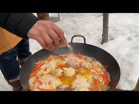 Видео: ЯПОНСКАЯ СЕМЬЯ ГОТОВИТ ПЛОВ/ОЗВУЧКА ЯПОНСКИХ БЛОГЕРОВ