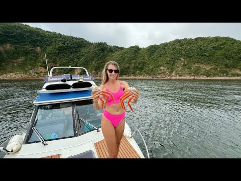 Видео: Катерная прогулка по Владивостоку / Золотой рог / Маяк Токаревского / Русский остров / Август 2025