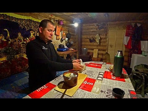 Видео: Ночь в тайге! Заночевал в таёжной избе. Готовлю два блюда из хариуса! Хариус в снегу и хариус в печи