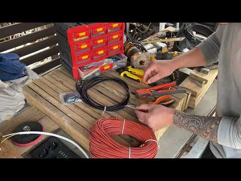 Видео: Как быстро соединить карбоновый греющий кабель с кабелем питания!!!