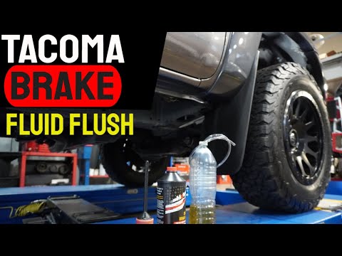 Видео: Промывка и прокачка тормозной жидкости Toyota Tacoma