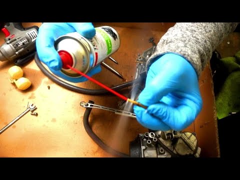Видео: Как почистить карбюраторы Twin мотоцикла Honda VTR 1000F, SuperHowk, Firestorm