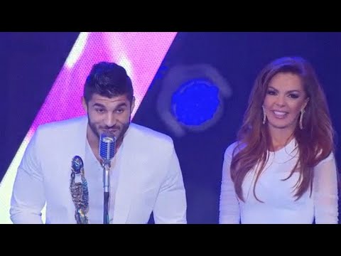 Видео: Галена и Фики получават наградата Дует на 2013 за песента "Кой"