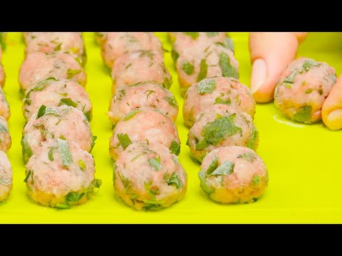 Видео: ВЕЛИКАЯ ЗАМОРОЗКА - Экономлю время ЗАГОТОВКАМИ ЕДЫ на МЕСЯЦ / Обзор моей морозильной камеры