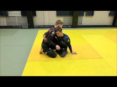 Видео: Butterfly Guard NO GI to X-Guard  ( Лев Гладких )