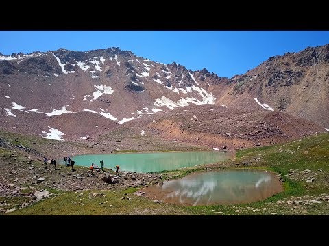 Видео: Поход Чимбулак - Плотина Мынжилки - Перевал Титова - Озера Титова - Горельник. Полеты прилагаются