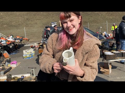 Видео: Барахолка Минск Поле Чудес - Продаю находки с выселенной улицы, люстру «ананасы», игрушки СССР и др.