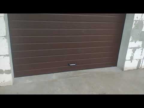 Видео: Нюансы по установке секционных ворот Doorhan