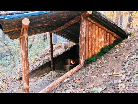Видео: Будівництво землянки у лісі для виживання. Бушкрафт