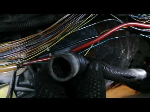 Видео: VW T4, 2,5 tdi. Троит, не ровно работает, моргает лампа свечей накаливания.