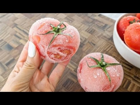 Видео: Обязательно замораживайте помидоры таким способом: это сэкономит вам деньги, и они будут вкуснее!