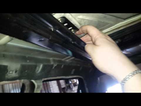 Видео: Регулировка люка mercedes w124 (2) adjustment hatch Mercedes w124