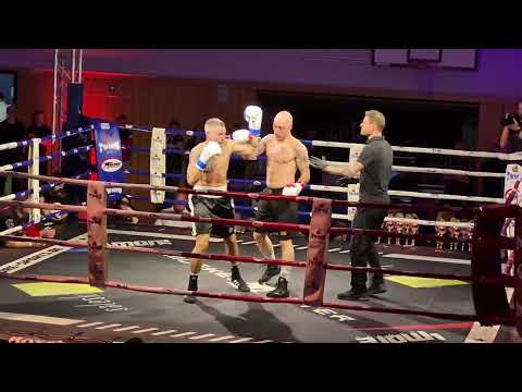 Видео: Турнир по боксу в Германии.  3 раунда по 3 минуты. 