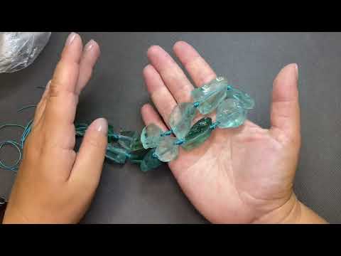 Видео: Покупки в ТЦ «Севастополь». Камни, цепи и не только.