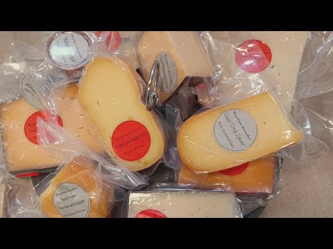 Видео: Какие сыры выбирают  клиенты / Сырные наборы ручной работы / Семейная "Сыроварня Елисеевых"