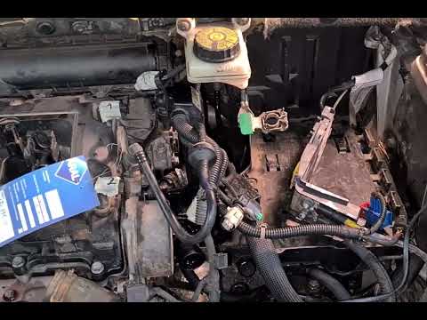 Видео: Замена термостата в Peugeot 308 1.6 бензин
