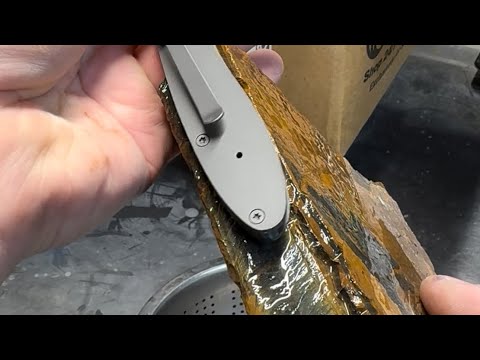 Видео: Рукояти ножей из тигрового глаза #камень #минералы #гранение #изготовлениеножей #тигровыйглаз