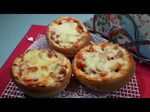 Видео: Быстрая Пицца в Булочке / Как Быстро Приготовить Пиццу / Пицца Быстро И Вкусно