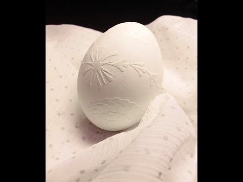 Видео: Писанка на карантині з підручних матеріалів (частина 2: травлена писанка)