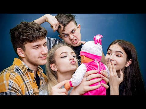 Видео: СТАРШЕКЛАССНИЦА-МАМА! Пришла в школу с МЛАДЕНЦЕМ!