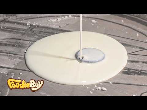 Видео: Лучшие роллы с мороженым - тайская уличная еда