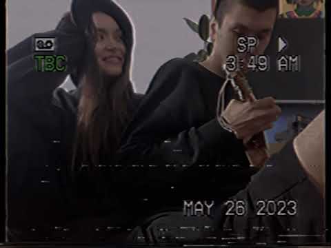 Видео: И ты нашла уже - тысячи причин, чтобы не смотреть в мои глаза (Official Video)