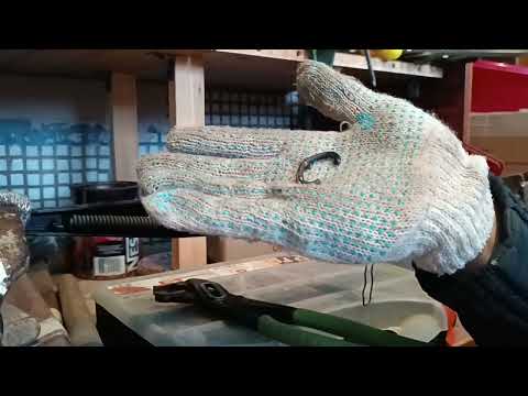 Видео: Как натянуть пружину поводка дворника