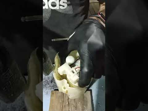 Видео: Замена топливного фильтра Форд Фокус 3. Ссылка на сайт в описании.